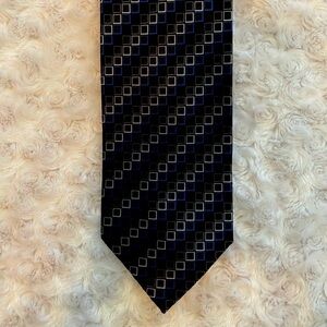 Roberto Villini 100% Silk Tie – Handcrafted Geometric Elegance in Black & Blue